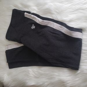 Tna Equator Side Stripe Legging in Gray